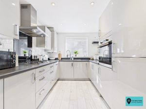 Kitchen- click for photo gallery